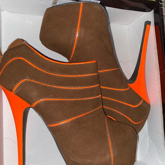 High heels - Picture 2 of 2